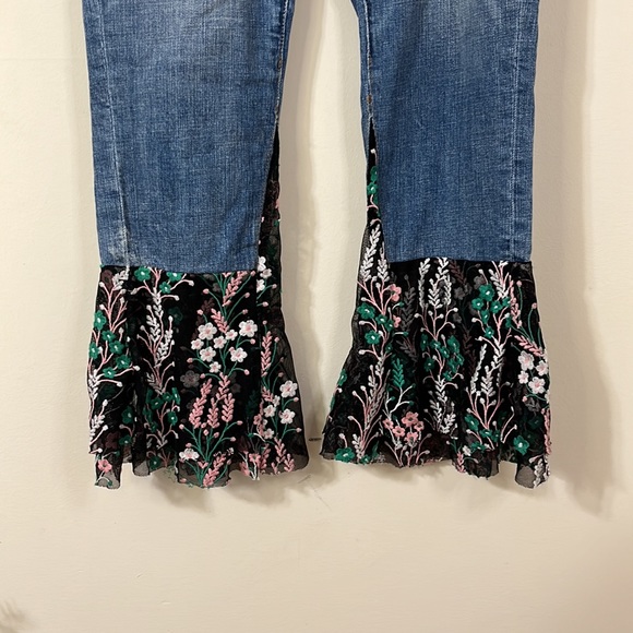 Pilcro and the Letterpress Flare Flounce Floral Hem Bell Bottom Jeans Size 27 - Picture 4 of 10